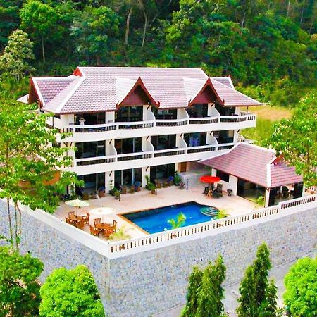 Aksarai Hotel Patong Exteriör bild