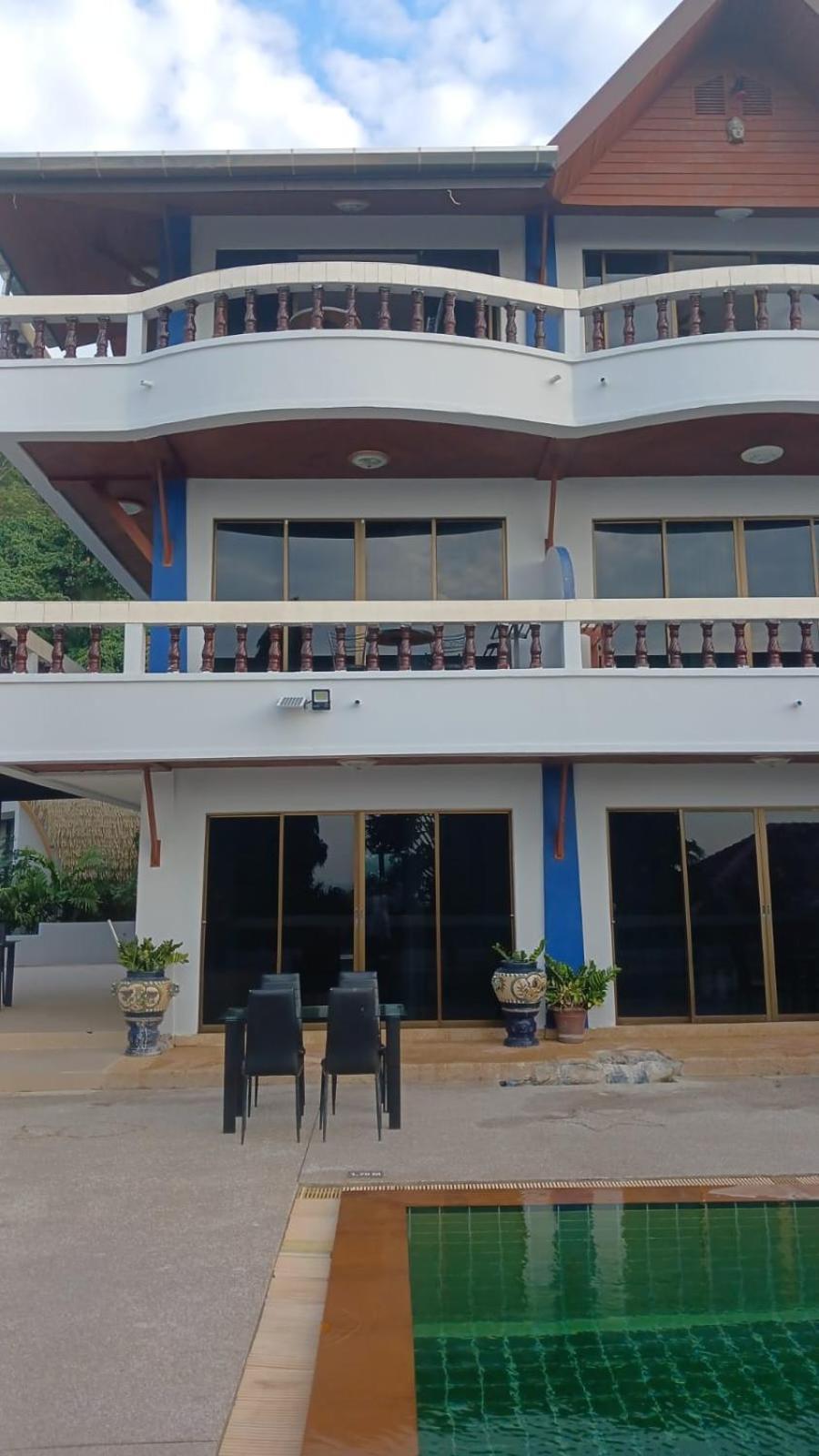 Aksarai Hotel Patong Exteriör bild