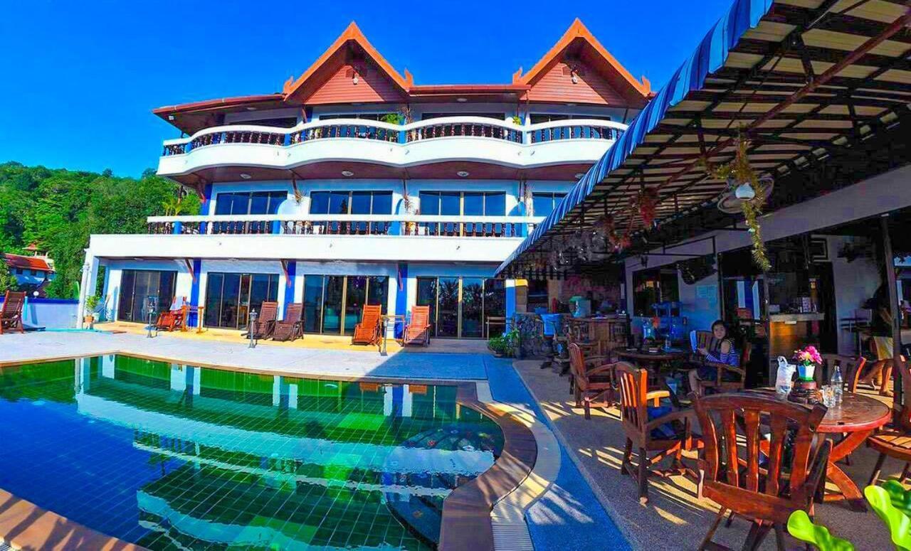 Aksarai Hotel Patong Exteriör bild