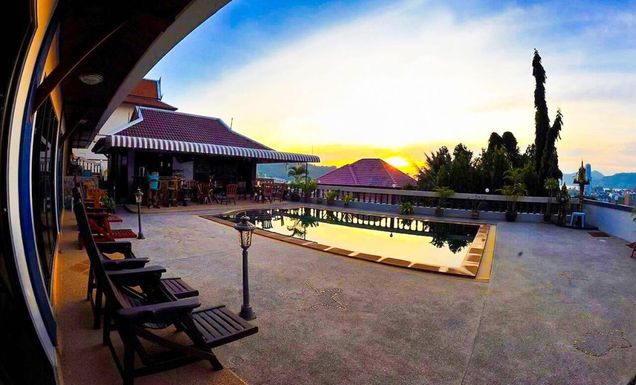 Aksarai Hotel Patong Exteriör bild