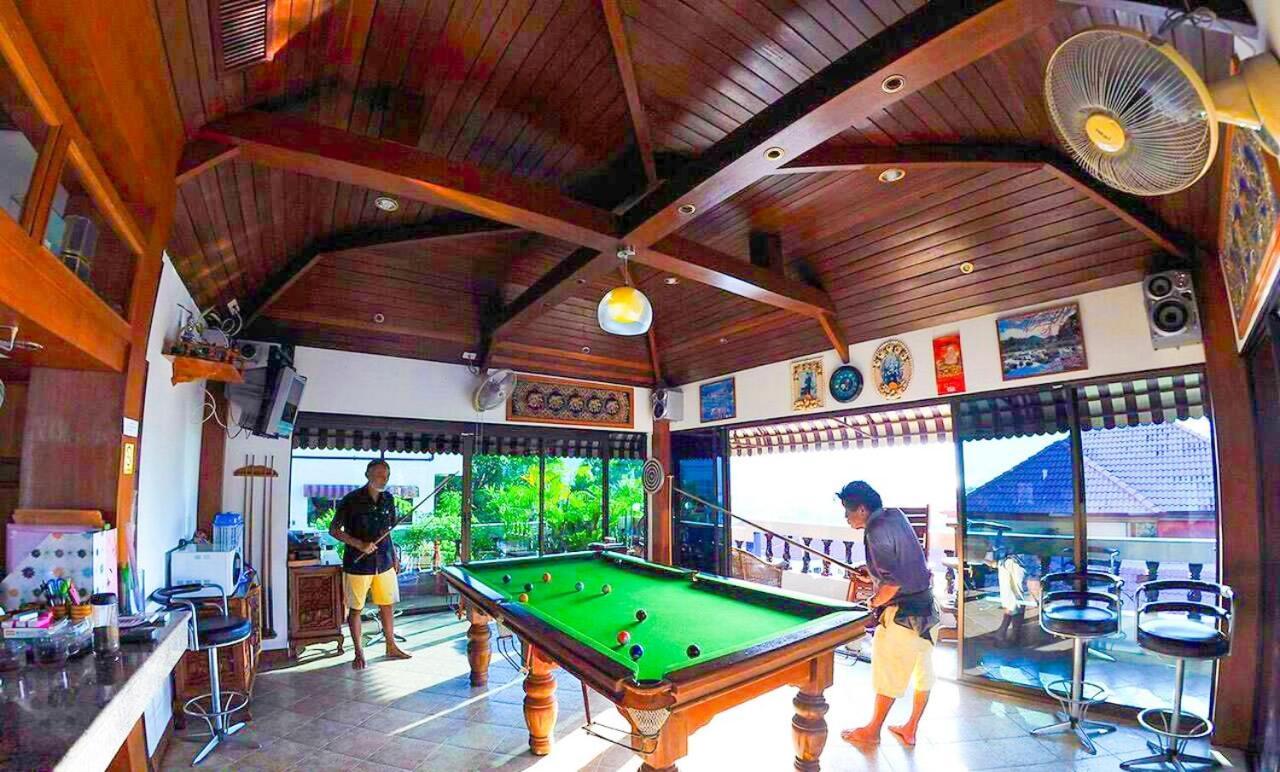 Aksarai Hotel Patong Exteriör bild