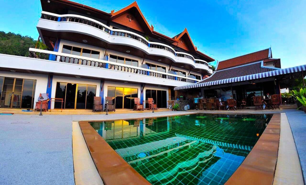Aksarai Hotel Patong Exteriör bild