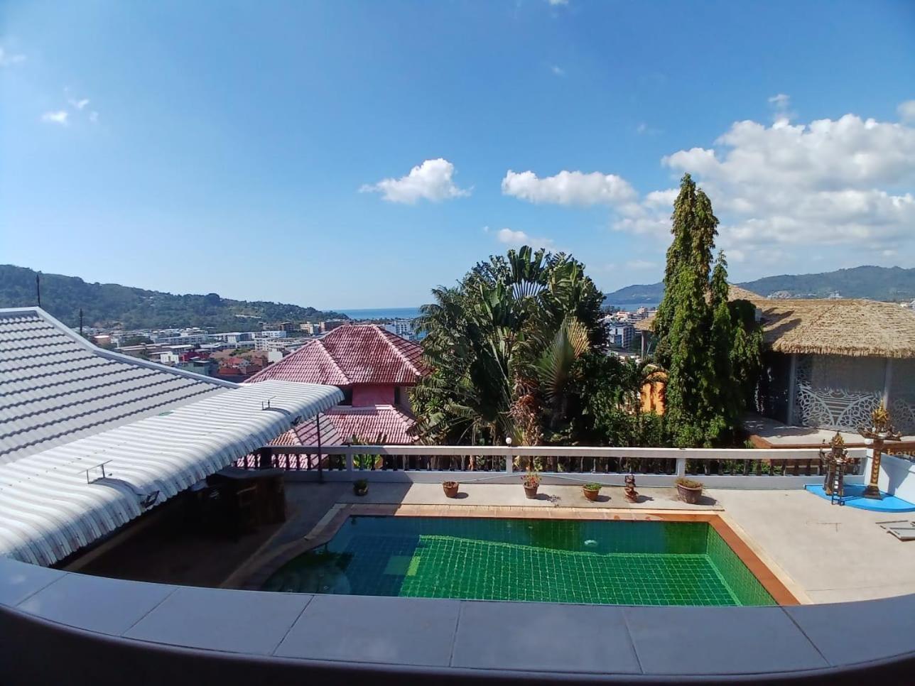 Aksarai Hotel Patong Exteriör bild